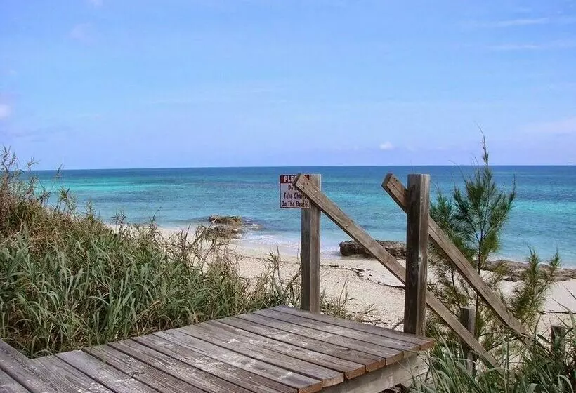 Hotelli Oceanfrontier Hideaway