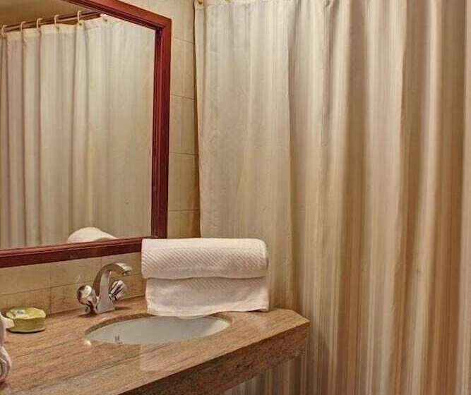 هتل Palace On Ganges   Heritage