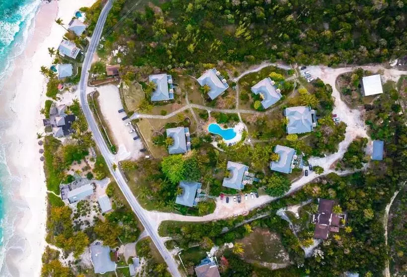 هتل Pineapple Fields