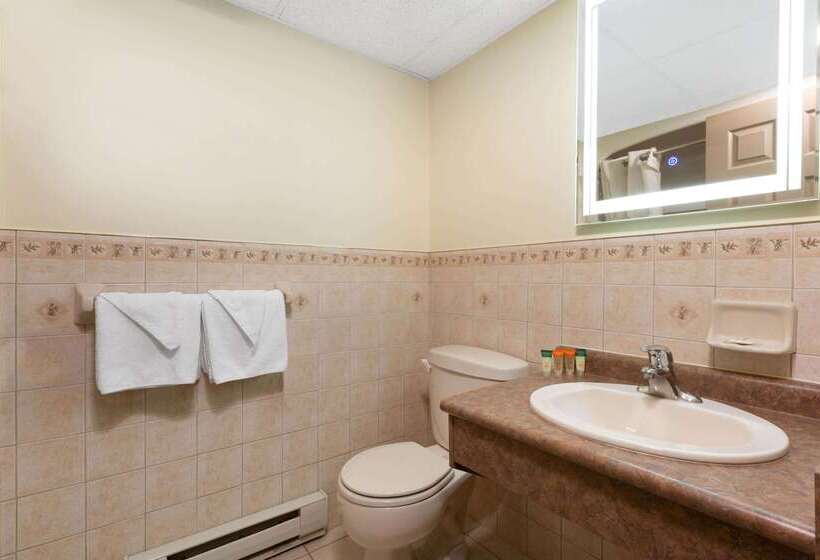 Szálloda Super 8 By Wyndham Niagara Falls By The Falls