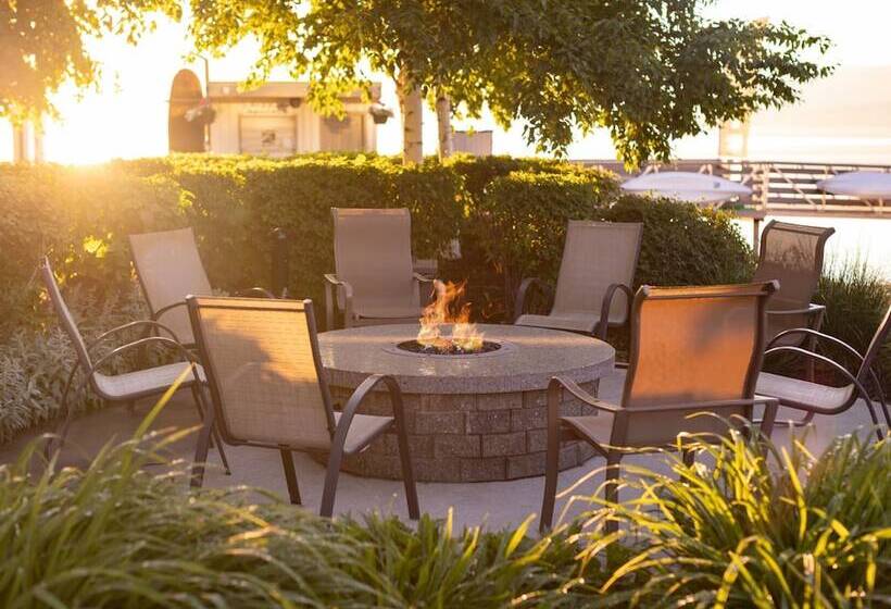 ホテル The Cove Lakeside Resort