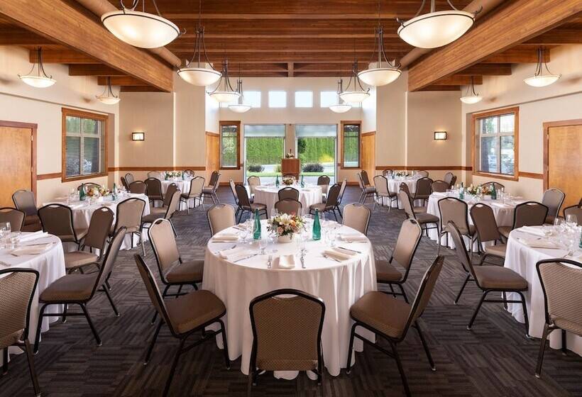 ホテル The Cove Lakeside Resort