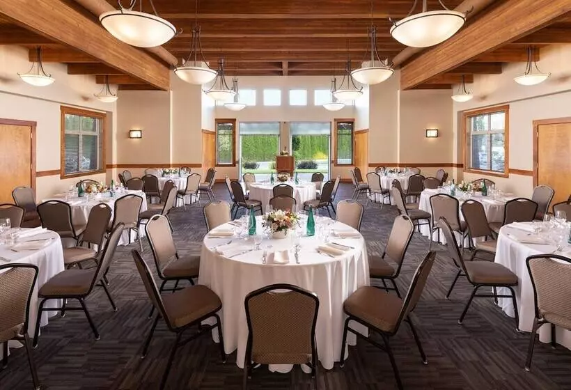 Hotel The Cove Lakeside Resort