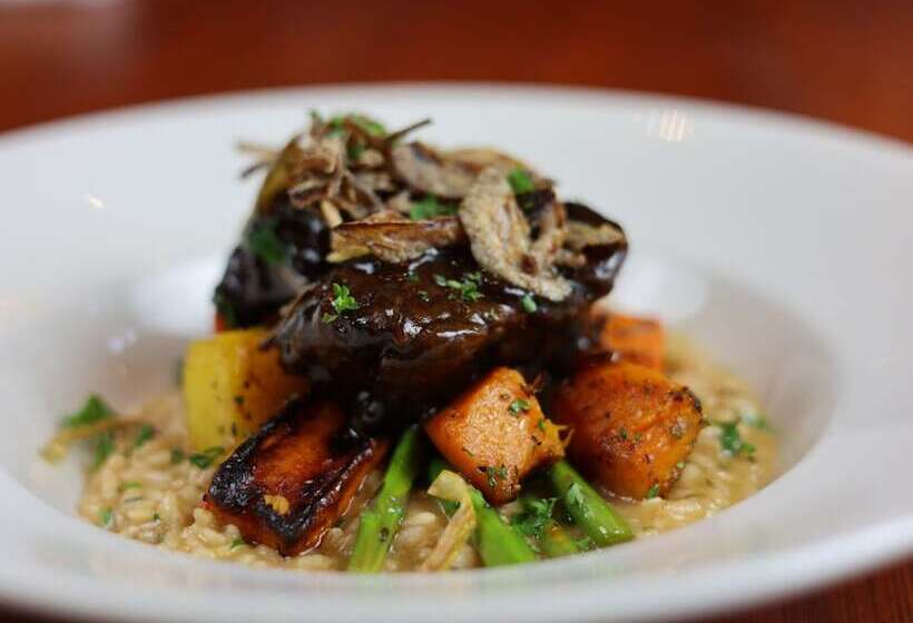 ホテル The Cove Lakeside Resort