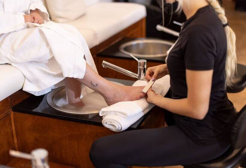 ホテル The Cove Lakeside Resort