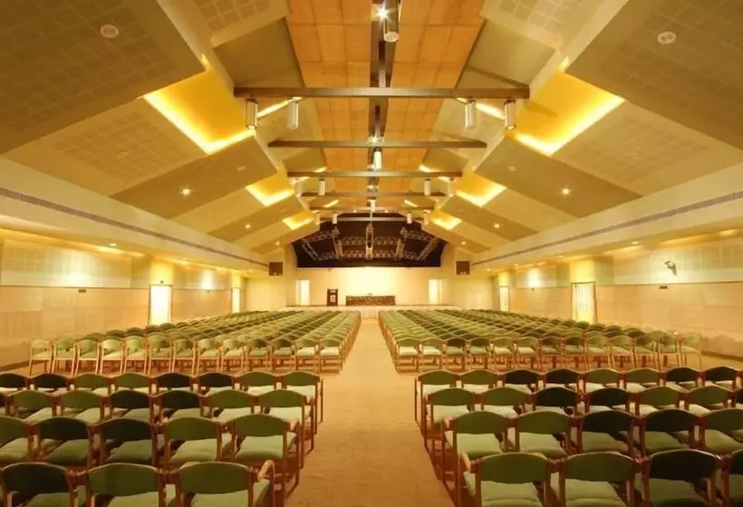 ホテル The Raviz Kadavu