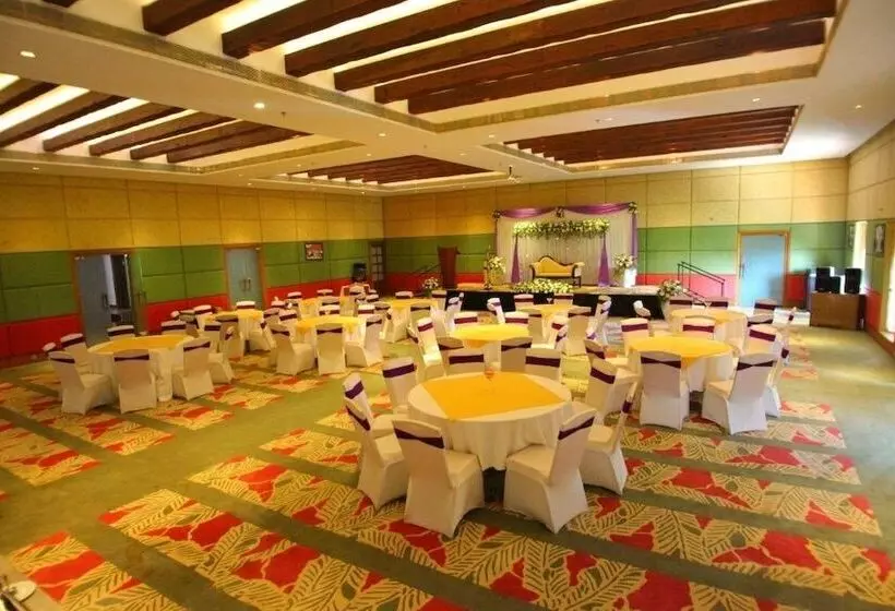 ホテル The Raviz Kadavu