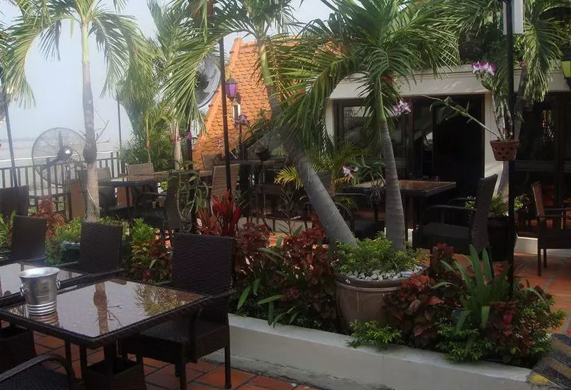 Bougainvillier Hotel