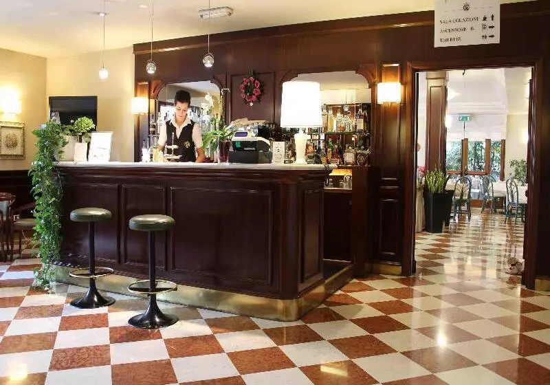 Отель Alla Torre