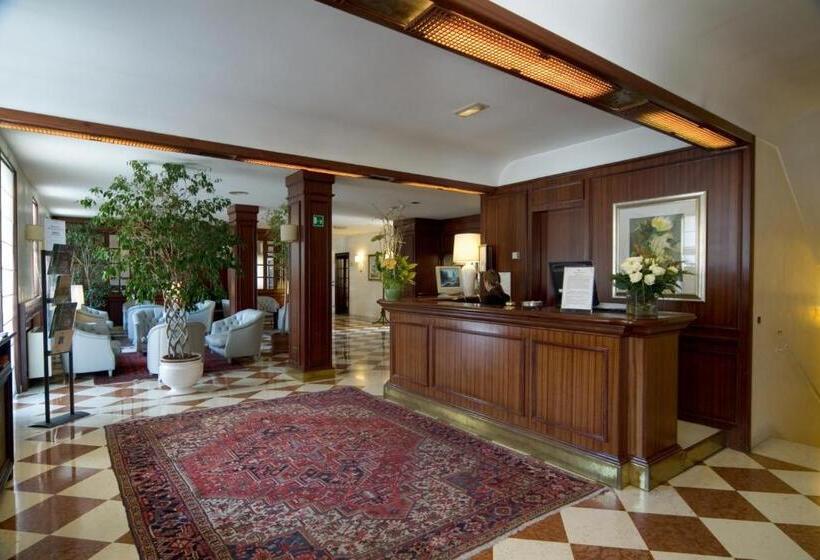 Отель Alla Torre