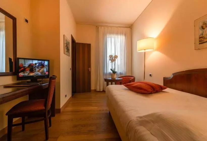 Отель Alla Torre