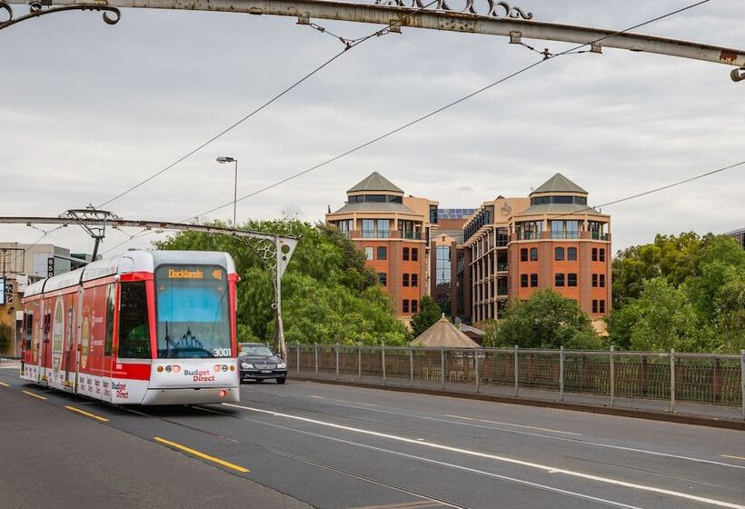 Amora Hotel Riverwalk Melbourne