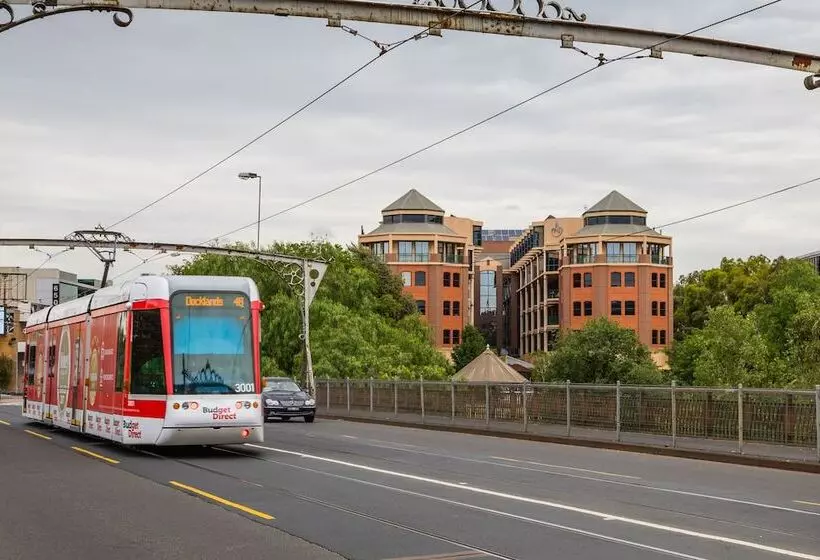 Amora Hotel Riverwalk Melbourne