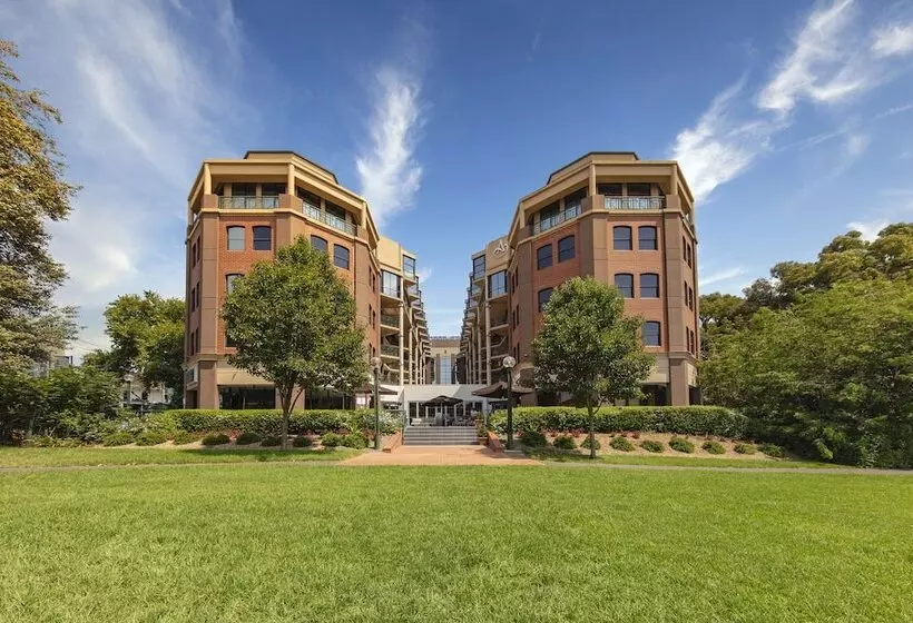 Amora Hotel Riverwalk Melbourne