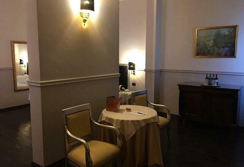 Отель Don Carlo