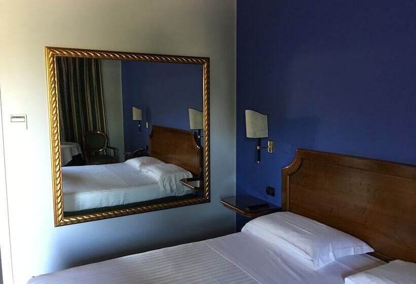 Отель Don Carlo