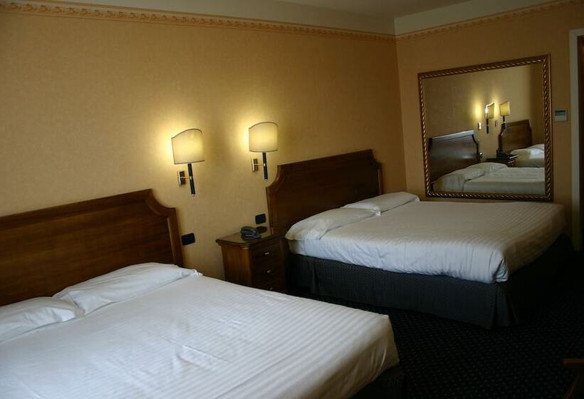 Отель Don Carlo