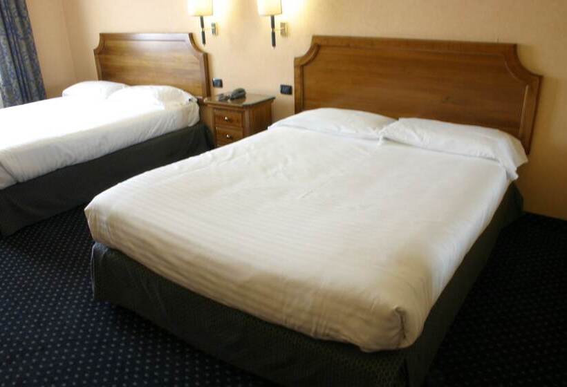 Отель Don Carlo