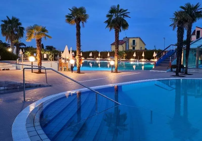 בית מלון כפרי Loano 2 Village