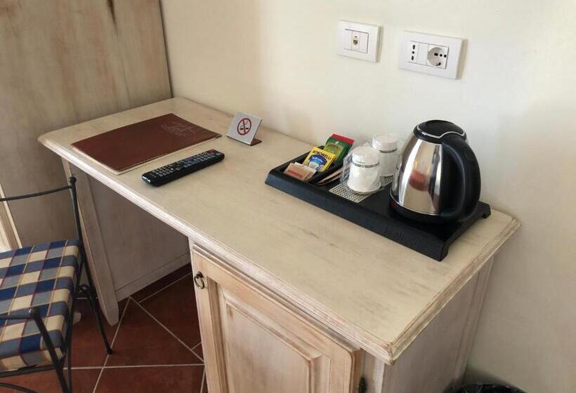 בית מלון כפרי Monti Di Mola