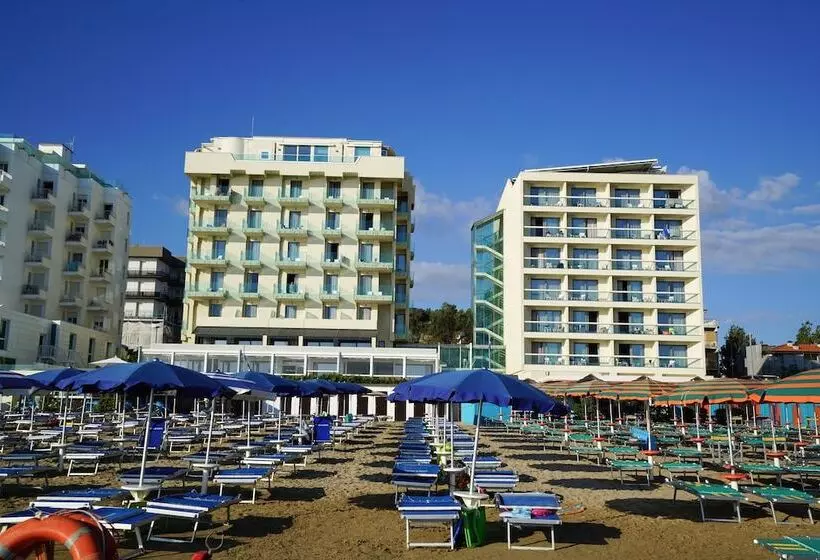 호텔 Nautilus Family