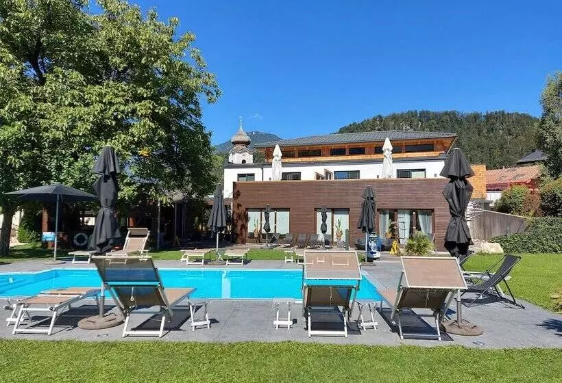 ホテル Stroblerhof