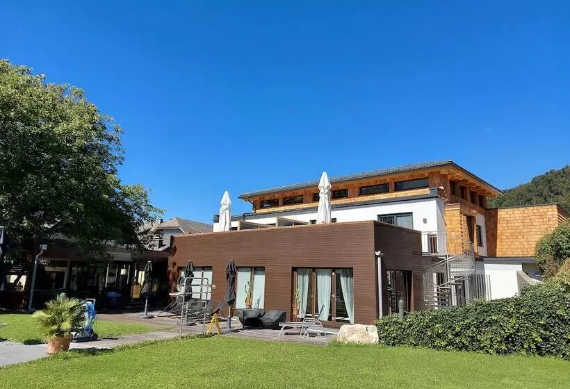 ホテル Stroblerhof