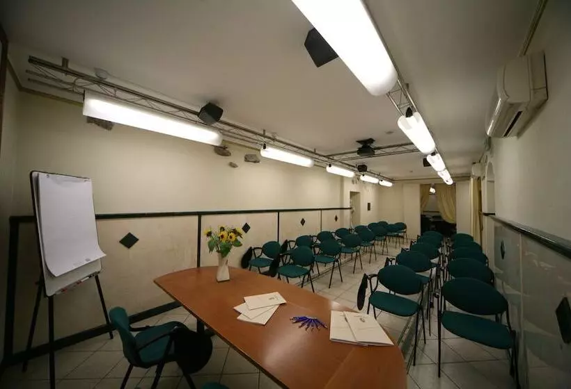 هتل Ungheria Varese 1946