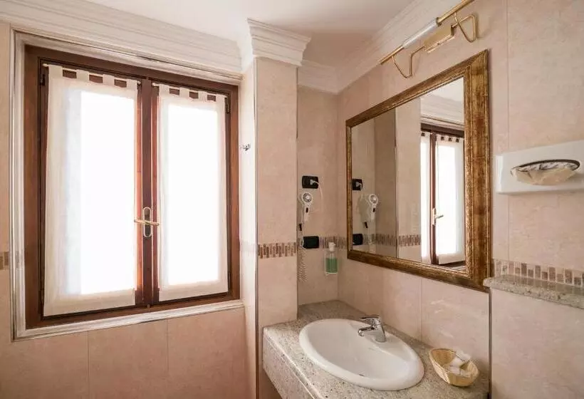 هتل Ungheria Varese 1946