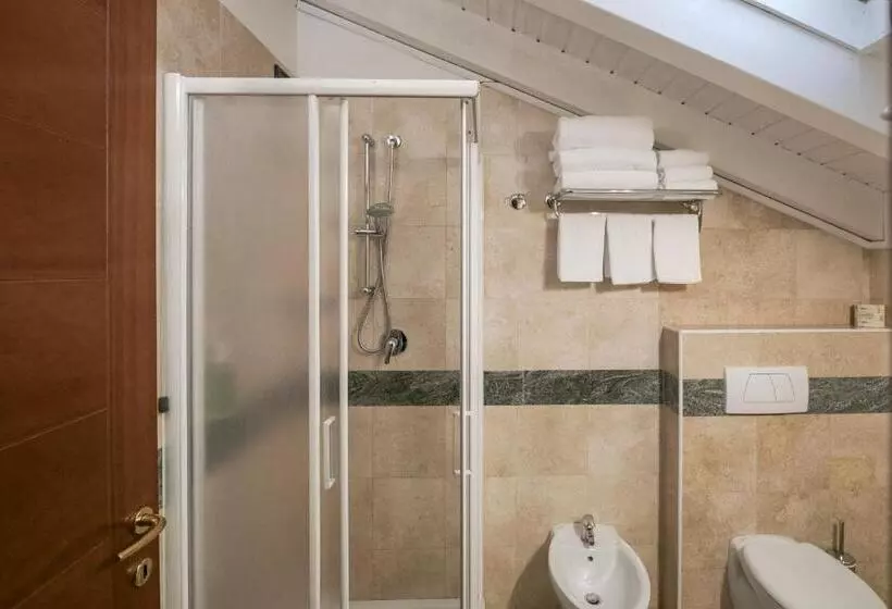 هتل Ungheria Varese 1946