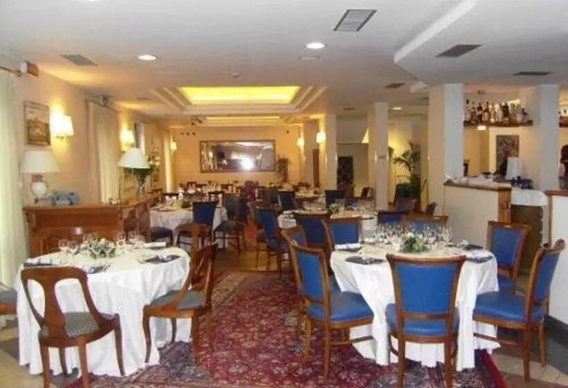 Отель Villa Savoia