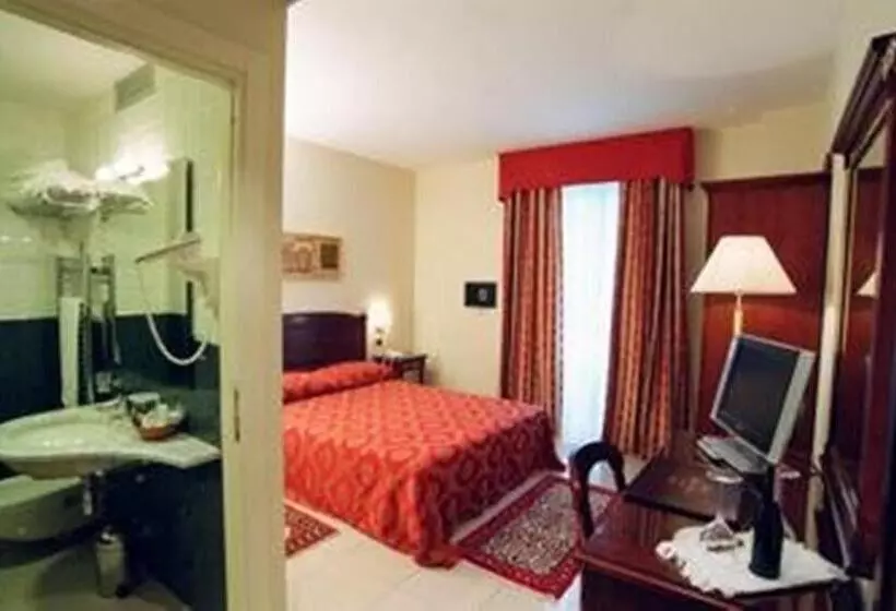 Отель Villa Savoia