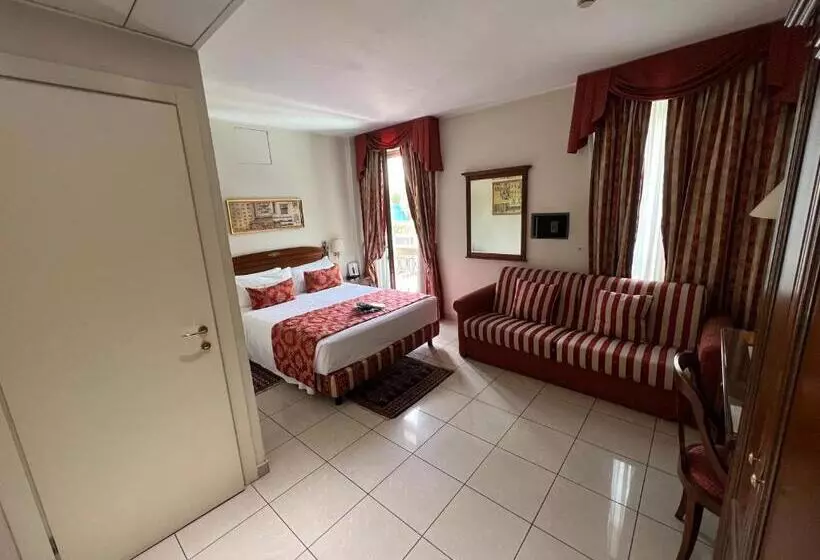 Отель Villa Savoia