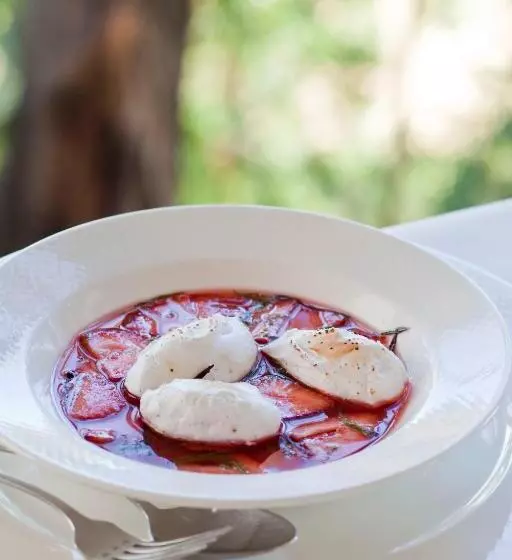 Chris S Beacon Point Restaurant & Villas