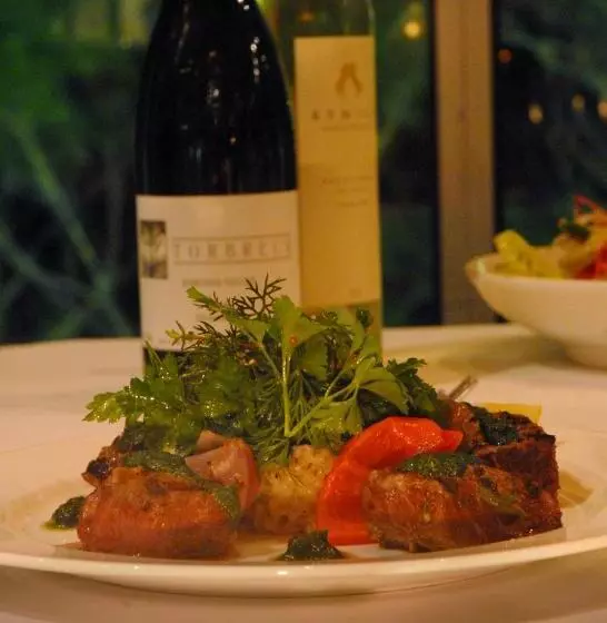 Chris S Beacon Point Restaurant & Villas