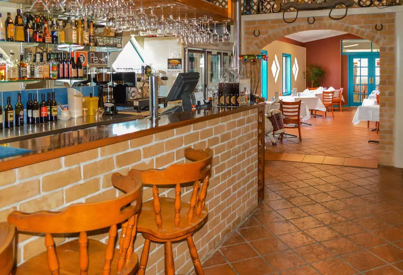 Отель Taree Motor Inn