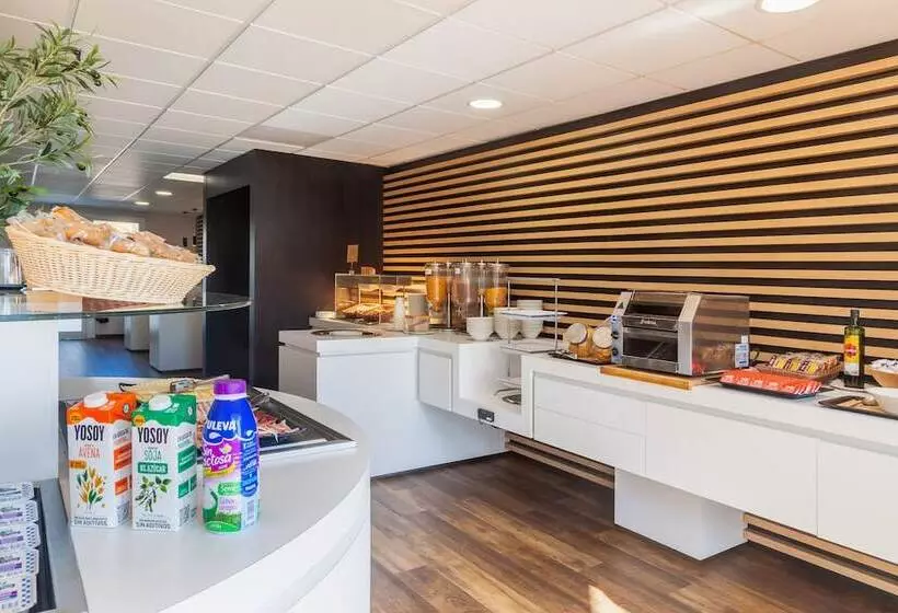 فندق Checkin Montserrat