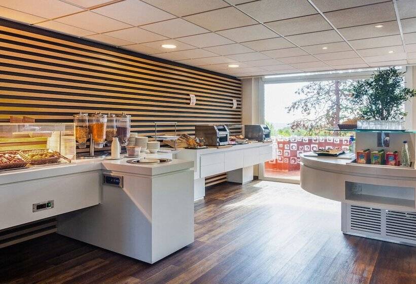 فندق Checkin Montserrat