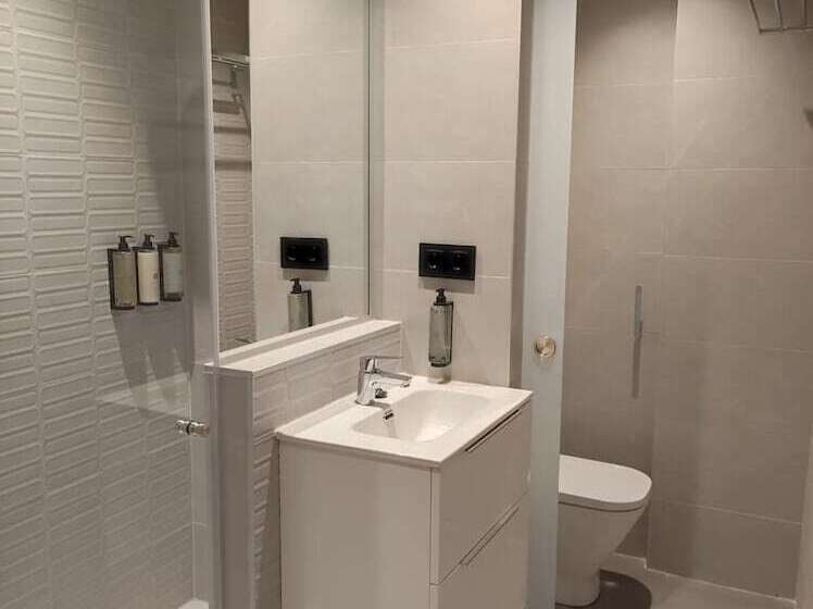 فندق Checkin Montserrat