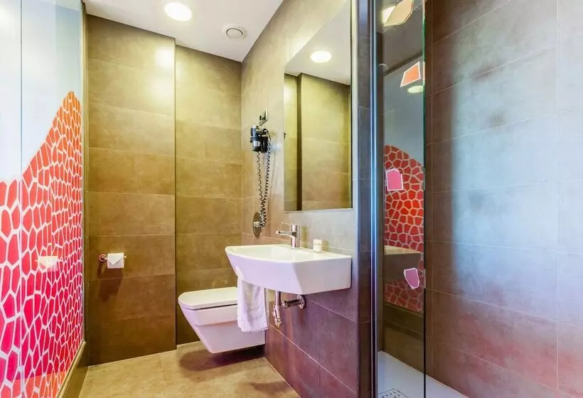 فندق Checkin Montserrat