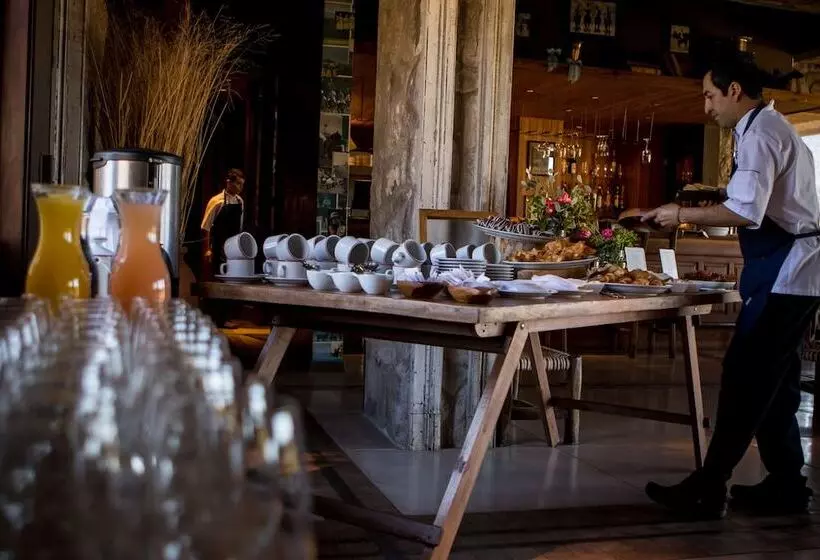 هتل Estancia La Paz