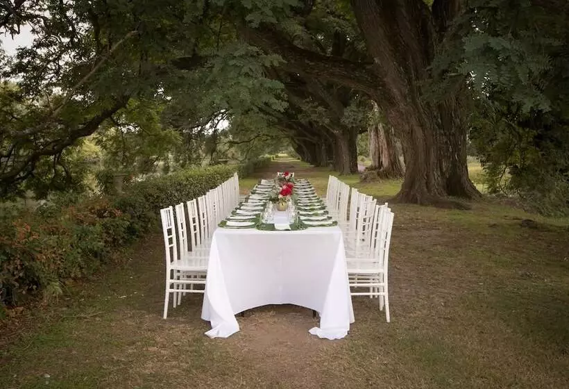 هتل Estancia La Paz