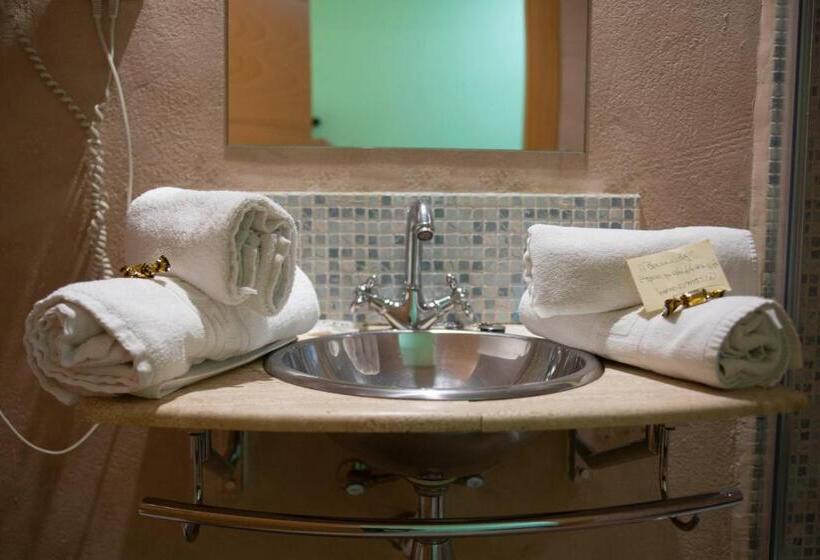 فندق Hostal Bavieca