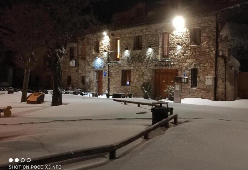 فندق Hostal Bavieca