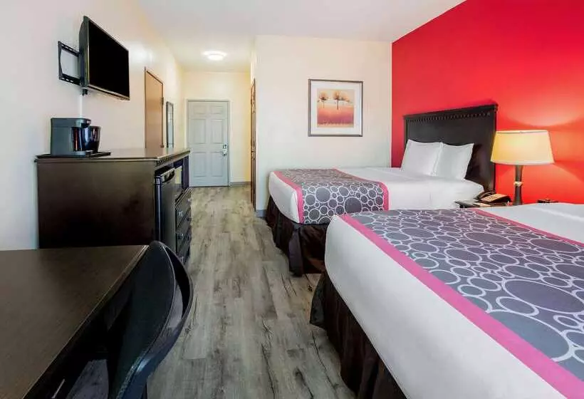 Отель La Quinta By Wyndham Dallas Mesquite