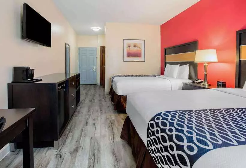 Отель La Quinta By Wyndham Dallas Mesquite