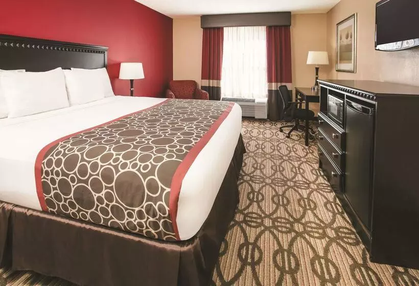 Отель La Quinta By Wyndham Dallas Mesquite