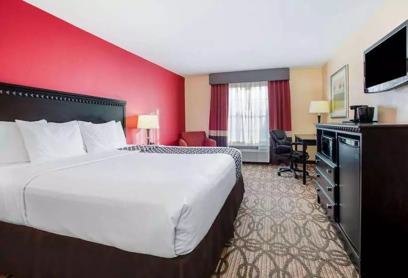 Отель La Quinta By Wyndham Dallas Mesquite