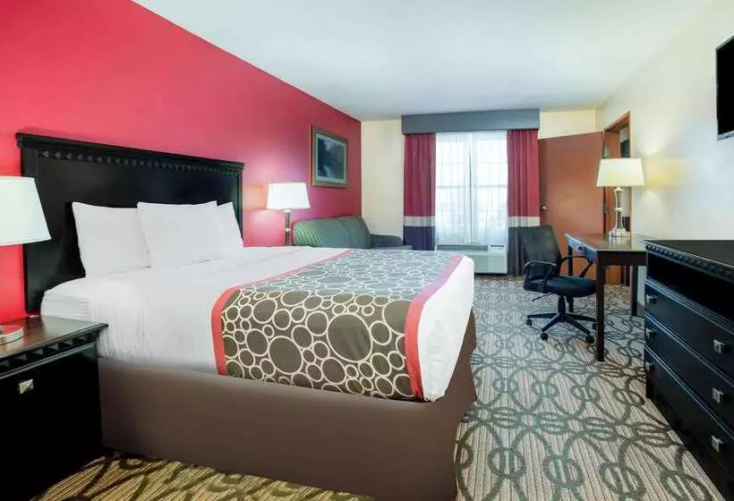 Отель La Quinta By Wyndham Dallas Mesquite