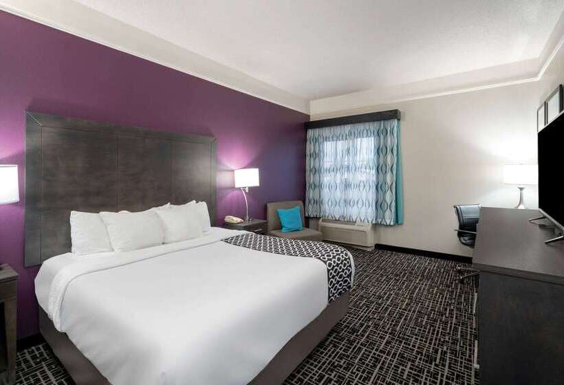 هتل La Quinta By Wyndham Latham Albany Airport
